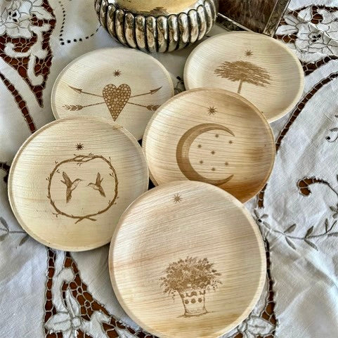 maaterra plates on a wedding table