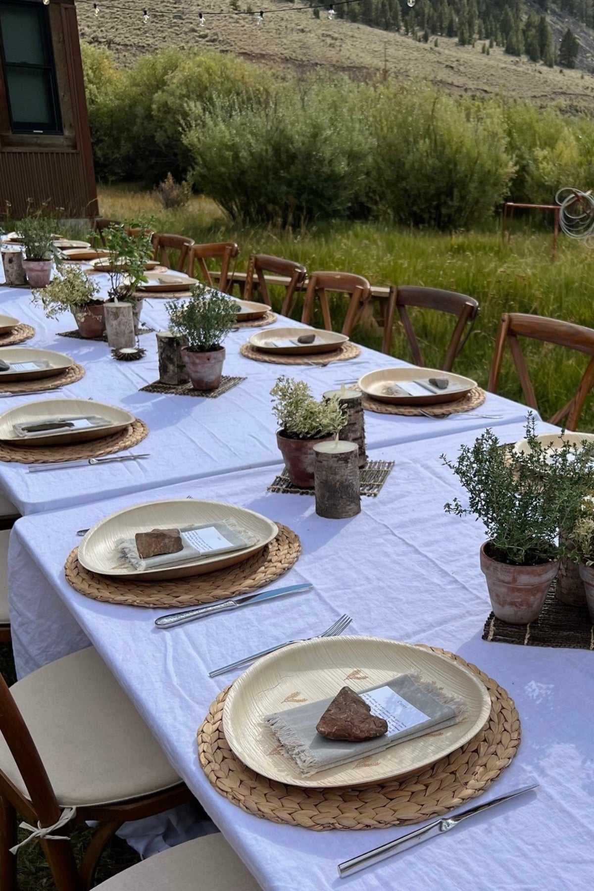 maaterra compostable plates with leaf heart design used at a wedding event. 