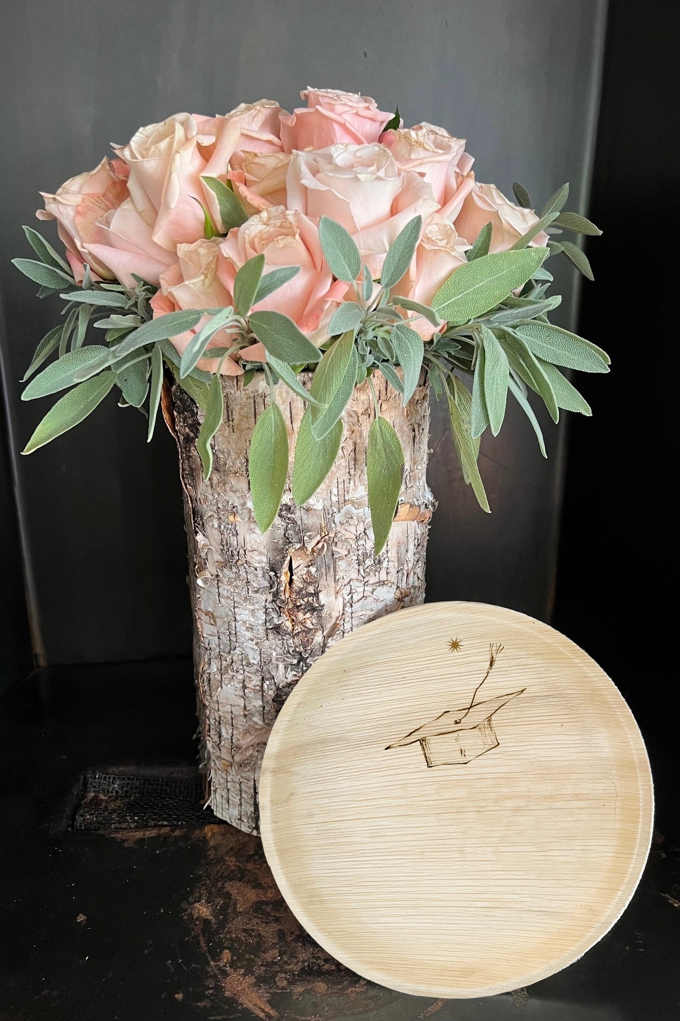 maaterra compostable plate with graduation cap design.