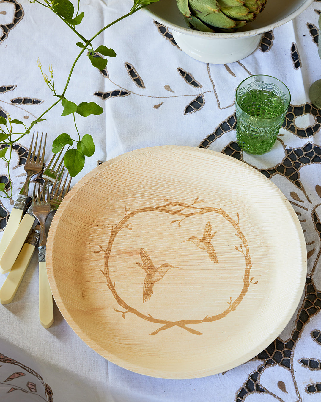 Beautiful compostable plate with hummingbird wreath design. 