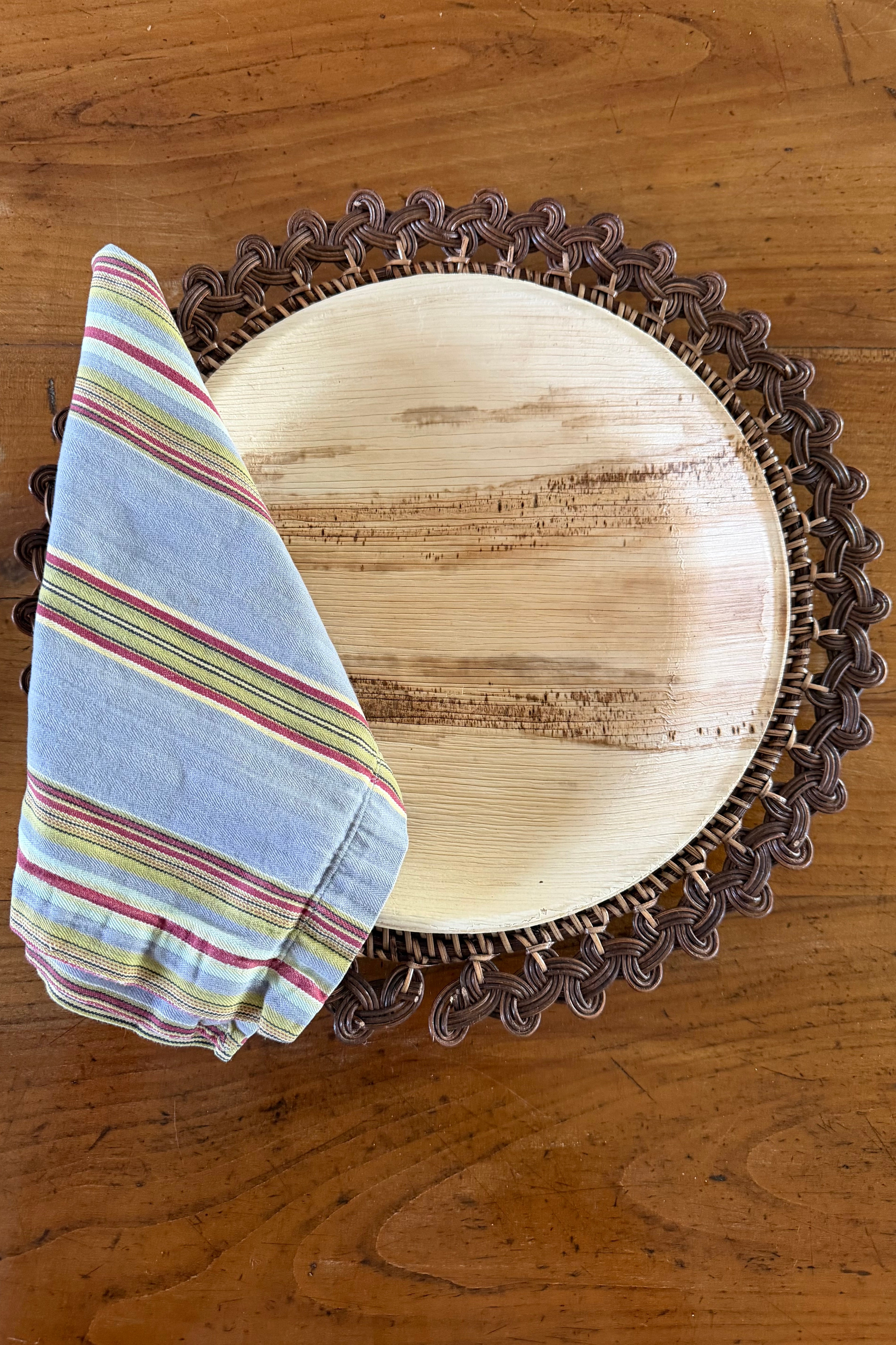 maaterra compostable palm leaf plates.